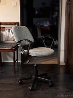 Kancelarska stolicka pre deti - 2