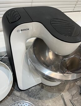 Kuchynský robot Bosch MUM 52131/03 700W - 2