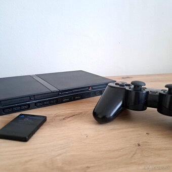 Predám PlayStation 2 Slim – Kompletná sada + hry - 2
