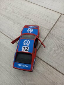 autíčko model Ferarri mondial 8 - r.1981 - 2