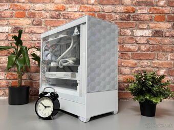 Ryzen 7 9800X3D\32GB\RTX 5080\SSD\1200W Zdroj - 2