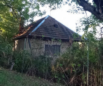 Exkluzívny predaj starší rodinný dom, zaujímavý pozemok 878 - 2