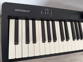 Stage piano Roland FP-10-BK na stojane - 2