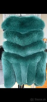 Vesta z pravej kozusiny smaragdova - 2