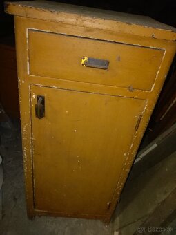 Dreveny retro nabytok - 2