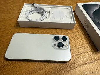 iPhone 15 Pro 256 GB, titálnová biela - 2