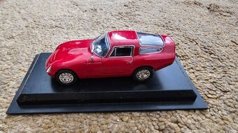 Modely áut 1:43 - 2