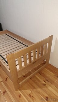 Predám masívnu bukovú posteľ 200x90 - 2
