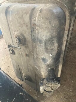 ZIL 131 predám palivovú nádrž a iné ND - 2