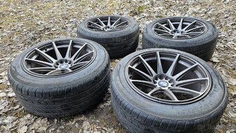 Japan Racing JR11 - 2