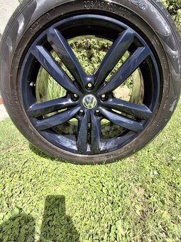 5x130 R20 , 275/45 R20 original VW - 2