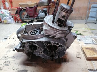 Motor jawa 250/353 kývačka - 2