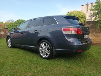 Toyota Avensis combi 2,2 d 110kw - 2