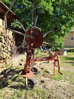 Predám rozstriasač Kuhn 5m záber - 2