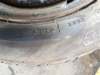 Pneu 185/65 R15 - 2