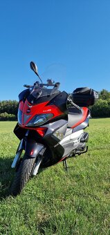 Aprilia SR Max 125 – spoľahlivý parťák na cesty aj výlety - 2