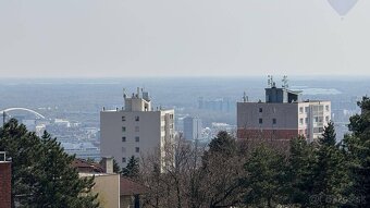 Predaj nadštandardne veľkého 3 izbového bytu s nádherným výh - 2