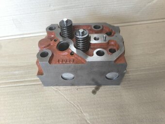 Hlava valcov Zetor Major 3V, 4V - 2