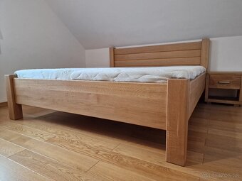 Manželská masívna postel z dreva - 2