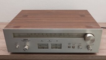 AKAI Stereo Tuner AT-2400 (1976-79) - 2