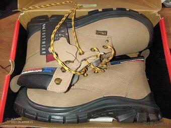 Zateplená pracovná obuv veľkosť 46 - 2
