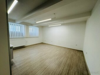 Obchodno-kancelársky priestor na prenájom v centre Žiliny - 2