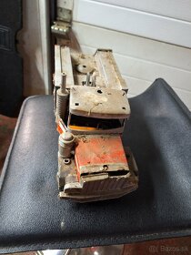 Plechové auto hračka - 2