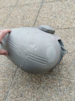 Nádrž perák FJ - 2