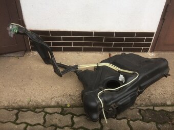 Palivová nádrž Škoda. - 2