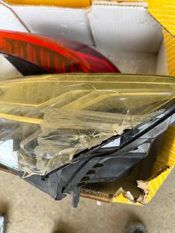 Poškodené svetlá Audi A7 - 2