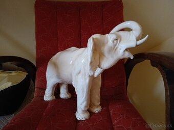 Velky slon Royal Dux . - 2