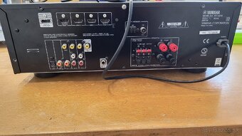 Predám nefunkčný receiver Yamaha RX-V379 - 2