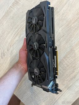 ASUS ROG STRIX GTX 1080 8GB - 2