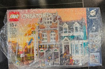 Lego Creator Bookshop 10270 - 2