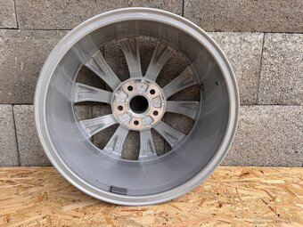 Originálny disk Volkswagen R17 - 2