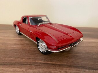1:18 Chevrolet Corvette 65 - 2