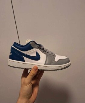 Jordan 1 Low Stealth French Blue Tenisky - 2