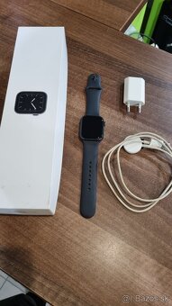 Apple Watch 5 44mm - 2