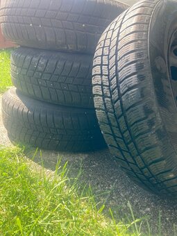Lacno plechová sada kolies + 4ks NOVE zimné pneu super stav - 2