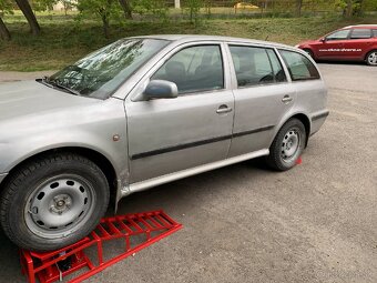 Škoda Octavia - 2