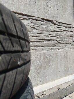 Predám zimné gumy 205/60 R16 - 2