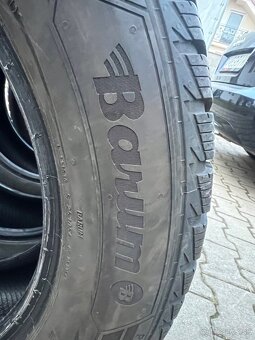 Predám zimné pneumatiky Barum 225/55 R17 V XL - 2