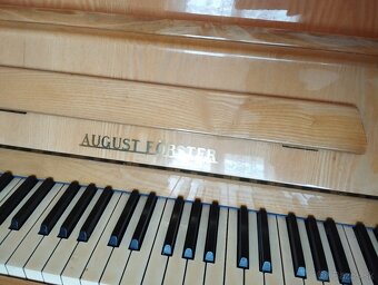 Klavír Forester - 2