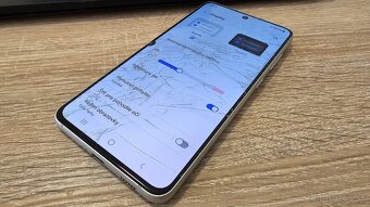 Poškodený lcd displej na Samsung S21 FE - 2