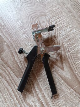 Montážne kliešte - 2