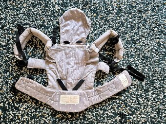 Rastuci nosic bellybutton by Manduca - 2