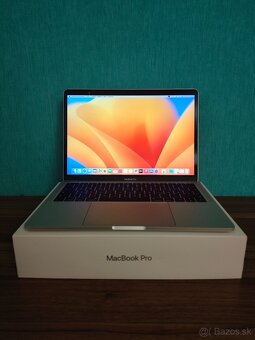 MacBook Pro 2017 | i5 • 8GB • 256GB SSD - 2