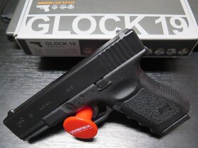 Predám nový tréningový pištoľ Glock 19 kal. 4,5 mm CO2 - 2