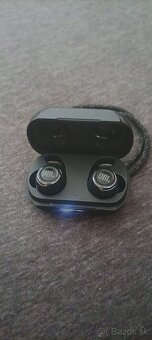 JBL sluchátka - 2