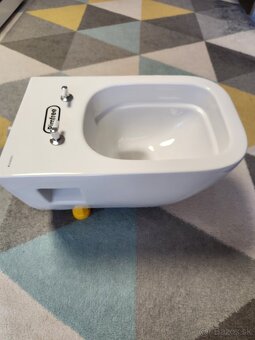 Predám závesné WC Rimfree s hlbokým splachovaním - 2